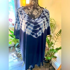 BloomChic Navy Tye Die Top size 22-24
